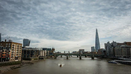 Fototapeta na wymiar view of london city over the river