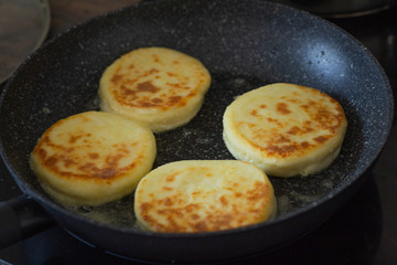 cheesecakes are prepared in a pan