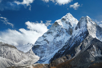 Fototapeta na wymiar View of Ama Dablam on the way to Everest Base Camp, Nepal