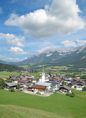 Fototapeta na wymiar Urlaubsort Ellmau am Wilden Kaiser,Tirol,Österreich