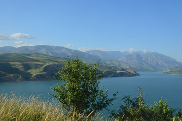 Fototapeta na wymiar lake Charvak