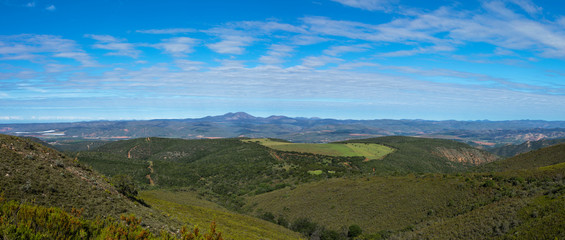 Fototapeta na wymiar The view over the green valley at Baviaanskloof