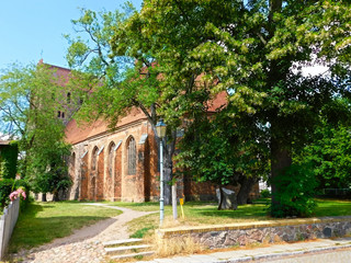 Fototapeta na wymiar Stadtpfarrkirche Sankt Marien aus dem 13. Jahrhundert