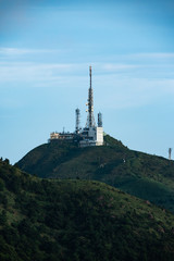 Obraz premium Internet and satellite towers on the mountains