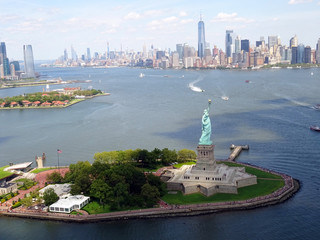 Estatua de la libertad desde el aire, NYC, New York  © Aitana