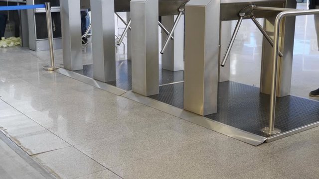 Automatic turnstile with sliding doors to control the flow of people.