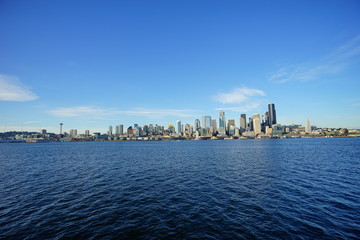 Fototapeta premium Beautiful waterfront downtown of Seattle, in Washington State 