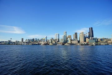 Fototapeta na wymiar Beautiful waterfront downtown of Seattle, in Washington State 