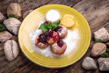 Dessert: cheesecake, donuts, pie, strudel, tiramisso, cake. Portion, a piece.