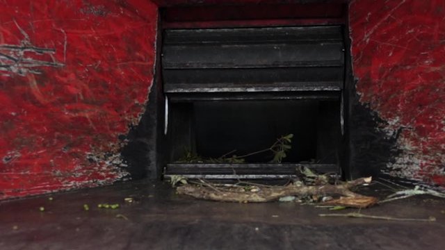 wood chipper opening