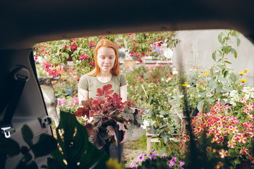 Florist purchasing flowers for own shop