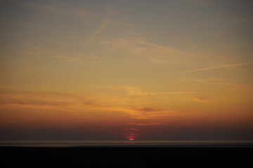 Obraz premium Sonnenuntergang in Nordfriesland Nordsee