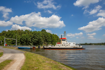 F&auml;hre in Breiholz am Nord-Ostesee-Kanal
