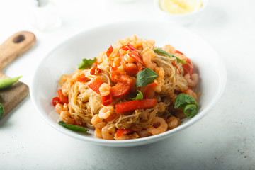Noodles with shrimps and chili