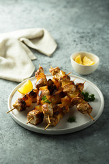 Chicken skewers with lemon