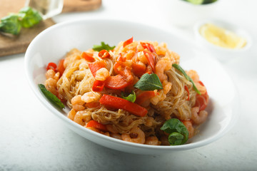Noodles with shrimps and chili
