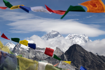Scenic view of Mount Everest 8,848 m and Lhotse 8,516 m at gokyo ri mountain peak near gokyo lake during everest base camp trekking nepal - obrazy, fototapety, plakaty