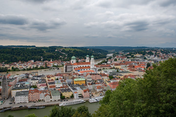 Fototapeta na wymiar Blick auf die Altstadt von Passau in Niederbayern, Bayern, Deutschland 
