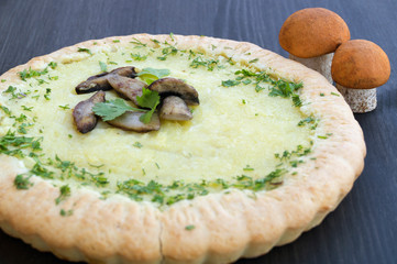 Pie with mushrooms.