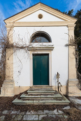 Urban exploration in an abandoned villa