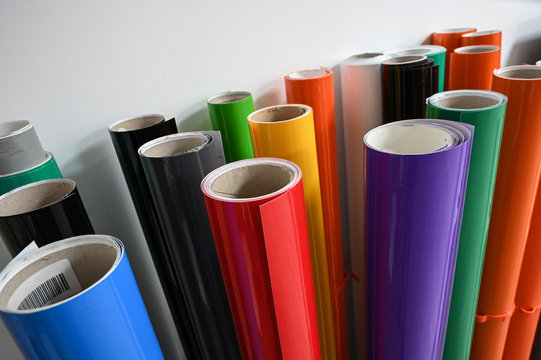 rotoli di carta colorata plastificata in tipografica