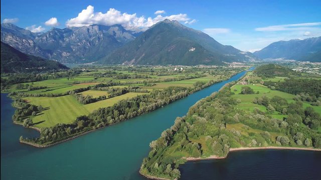Aerial 4K - Lago di Como (IT) - Foce del fiume Adda nel lago