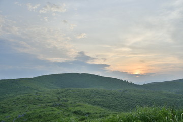 Obraz premium 夕焼け空の秋吉台