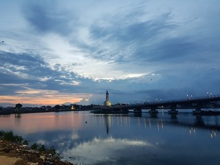 Naklejka premium sunset over river