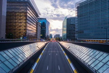 Zelfklevend Fotobehang Lange sluitertijd vanaf een brug in Brussel © frimufilms