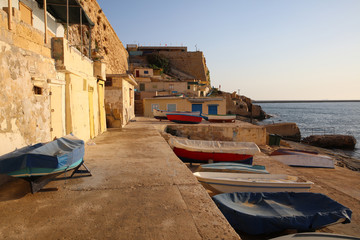 Fototapeta na wymiar Fischerboote am Grand Harbor in Valletta. Malta