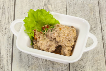 Chicken liver with cream and dry tomatoes