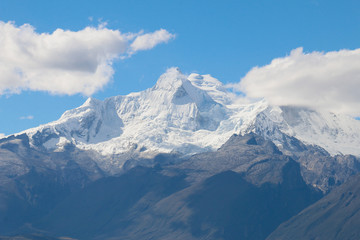 Fototapeta na wymiar Snowy mountain of the Cordillera Blanca in Peru, Andean altiplano of Latin America