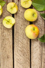 apple, harvest (juicy, fresh apples, whole fruits and slices) menu. top food background. copy space
