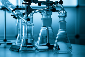 Glass instruments in the laboratory of chemical synthesis