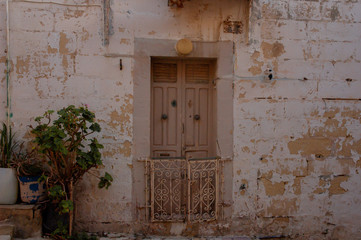 Fototapeta na wymiar Euripean door in an old house