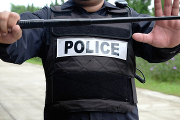 Police control violence in protest, arrest and suppress violence Handcuffing the accused Promoter.
