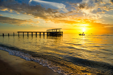 Fototapeta premium Fishing boat Back from work at Pranburi, Prachuap Khiri Khan, Thailand