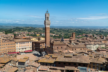Fototapeta na wymiar view of Piazza del Campo to Siena
