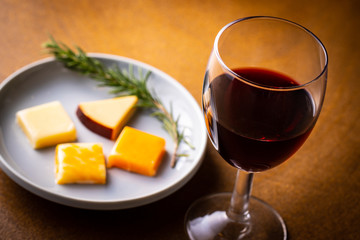 赤ワインとチーズ