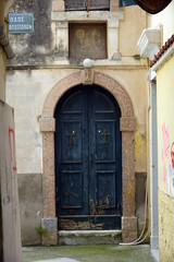 Fototapeta na wymiar Tür an einem Haus in Korfu-Stadt