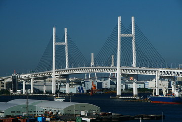 横浜港　ベイブリッジのある風景　