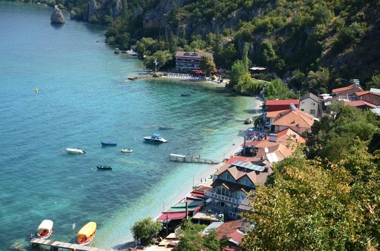 Mac&eacute;doine du Nord : Village de Trpejca et vue sur le lac (r&eacute;gion d&rsquo;Ohrid)