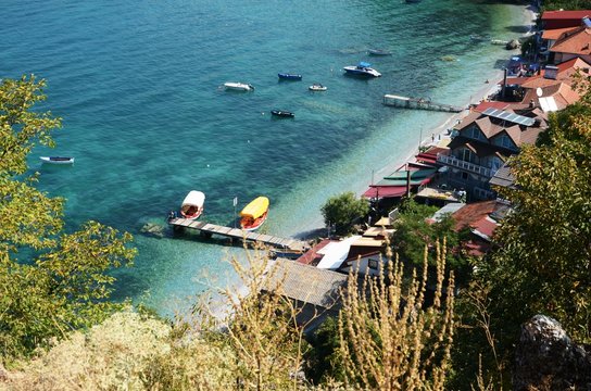 Mac&eacute;doine du Nord : Village de Trpejca et vue sur le lac (r&eacute;gion d&rsquo;Ohrid)