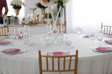 restaurant wedding table with glasses