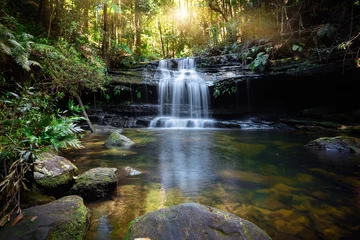 Fototapete Bushland Wasserfall und Oase © Leah-Anne Thompson
