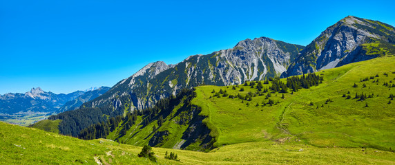 Fototapeta na wymiar View of the “Tannheimer valley“ in Austria.