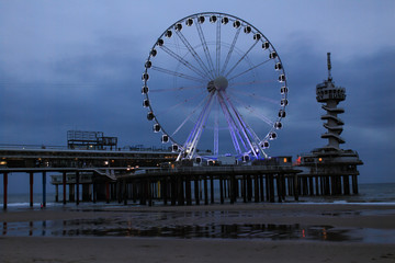 Scheveningen; Pier am Abend