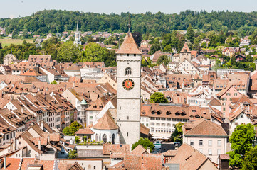 Obraz premium Schaffhausen, St. Johann, Kirche, Kirchturm, Altstadt, Altstadthäuser, Stadt, Rhein, Ostschweiz, Sommer, Schweiz