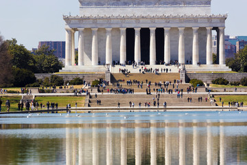 View of the Abraham Lincoln Memorial & it's reflection off the surface of the Reflecting Pool