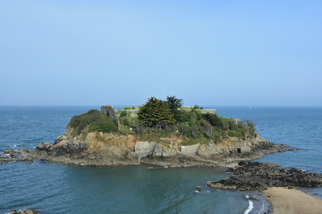 Fototapeta na wymiar île de la comtesse / Countess's Island